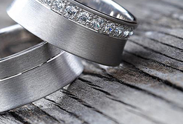 Her jewelry is world-famous, and so does the